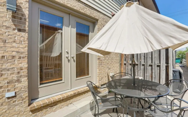 Convenient Townhome 1 Mi to Dtwn Clearfield