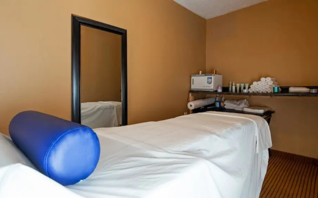 Hotel Lincoln Inn on Route 66 and near I-55