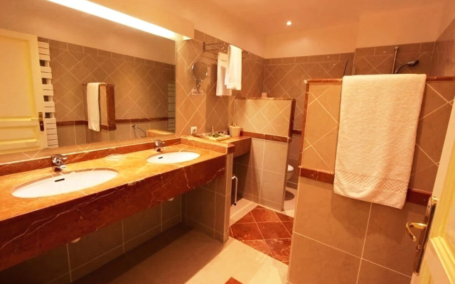 Logis Hotel Moderne Et Pigeon