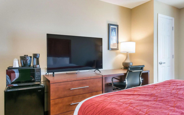 Comfort Inn & Suites Harrisburg - Hershey West