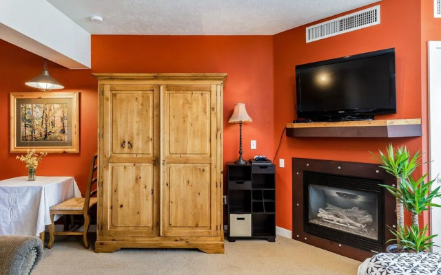 Lake View Ski Chalet