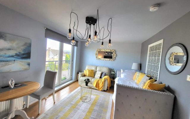 4 Separate Beds, Sleeps 6, Beautiful 2 bed Apt