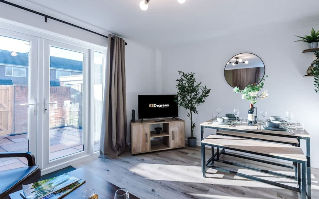 Gorgeous Home in Chester Sleeps 6 With Parking