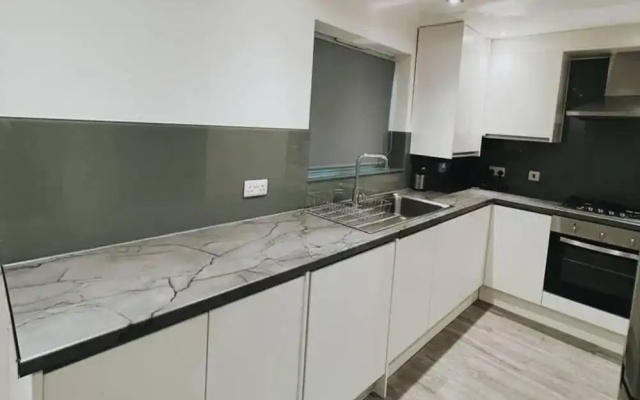 Stunning 3-bed House in Oldbury