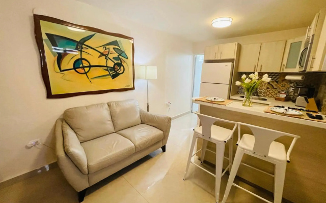 Lovely apartment with laundry & Parking