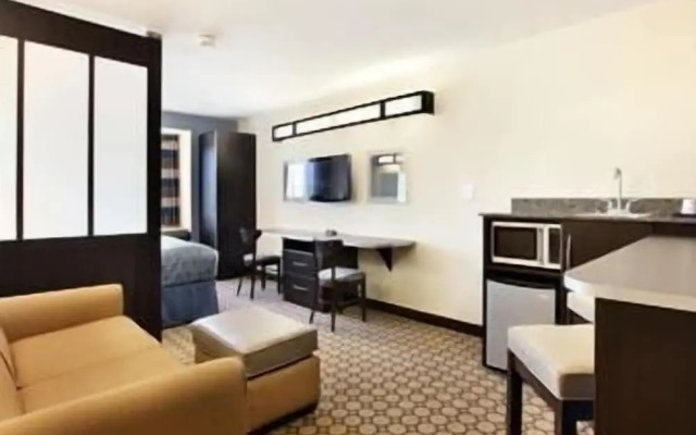 Microtel Inn And Suites Weeki Wachee/spring Hill