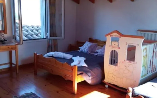 Kanakades Valley View House