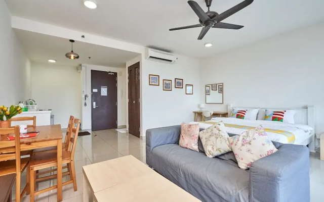 OYO Home 44001 Elegant Studio Setia Alam Trefoil