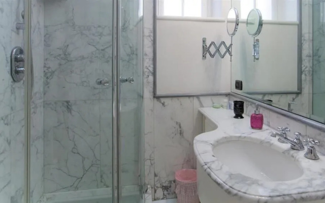 Rental in Rome Borghese Apartment