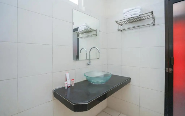 Oyo 1430 Hotel Ratna Syariah