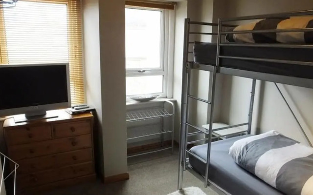 Harbour Court 5