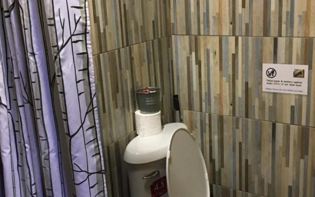 At Home Hostel - Adults Only