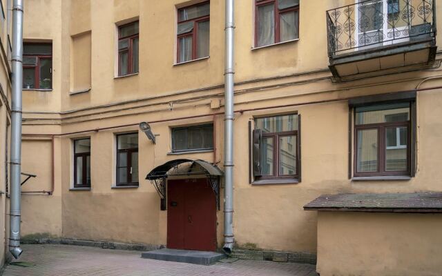 Апартаменты Friends Apartment On Griboedova 27 Санкт-Петербург вид на фасад