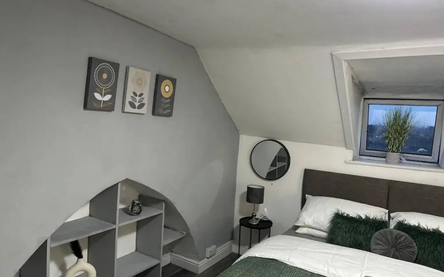 Studio - Sleeps 2 - Parking - Wifi
