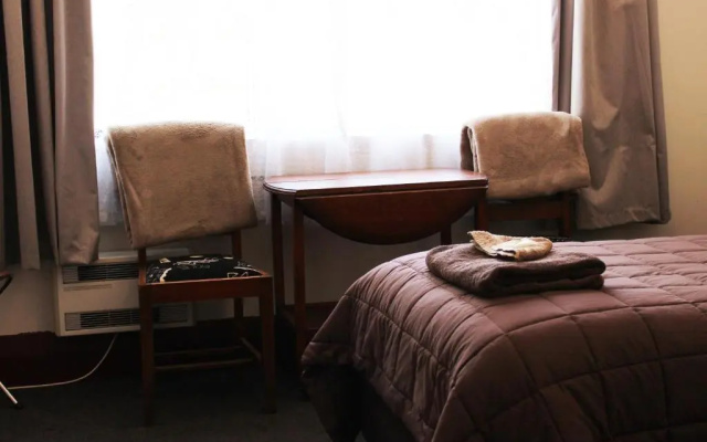 Beaumont Hotel and Holiday Park