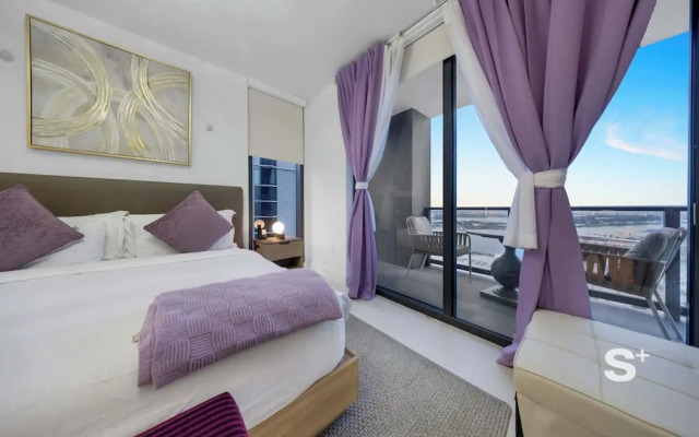 Chic 2BD Downtown Condo with Water Views