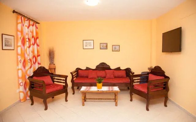 Markakis Studios Fira