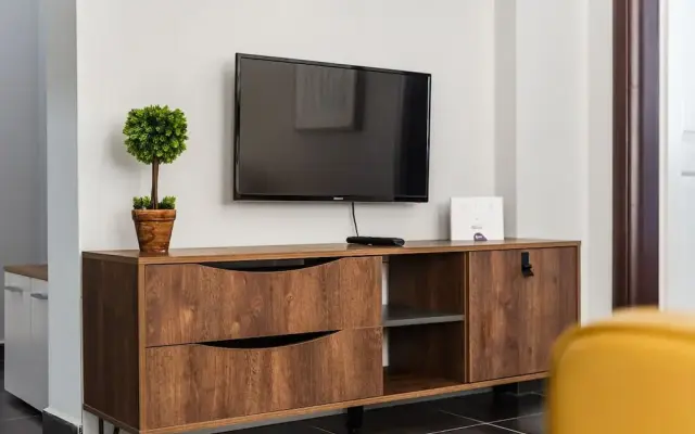 The Seabreeze Apartment 1BR in Gjiri i Lal zit