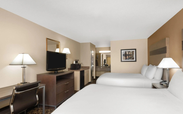 Hawthorn Suites by Wyndham Napa Valley