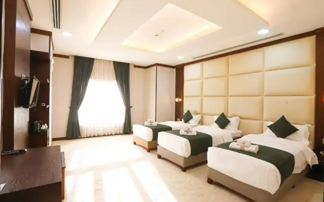 Paris Plaza Hotel