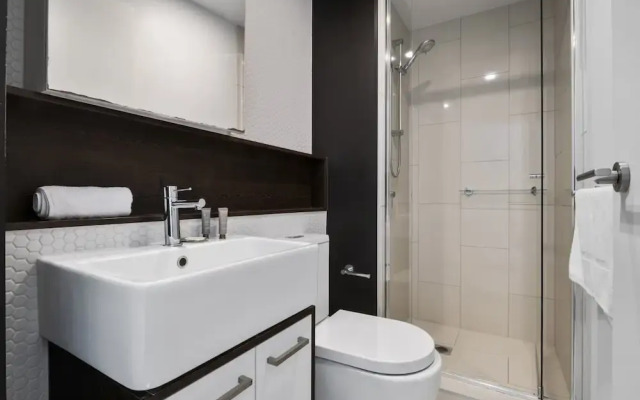 Sleek Southbank 2-bed Apartment With Balcony Views