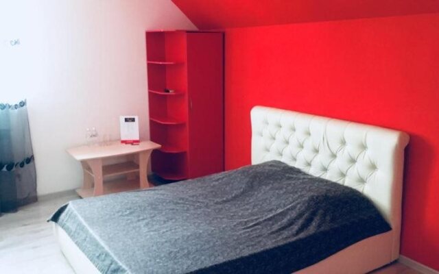 Red Line Hotel