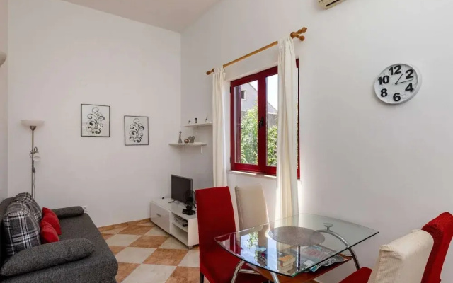 Apartments Franka - One Bedroom Apartment With Terrace and Garden View
