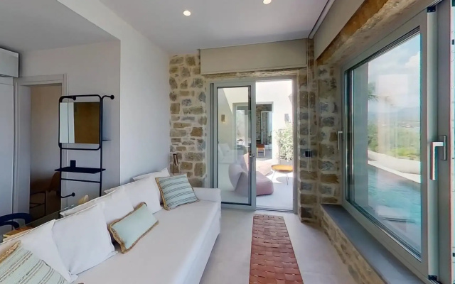 Akria Suites