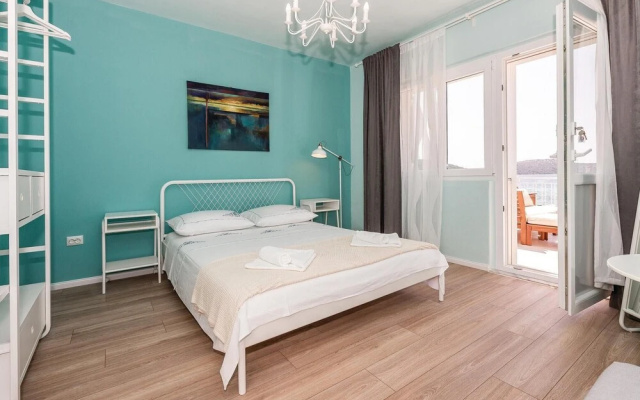 Amazing Home in Rogoznica With Wifi and 3 Bedrooms