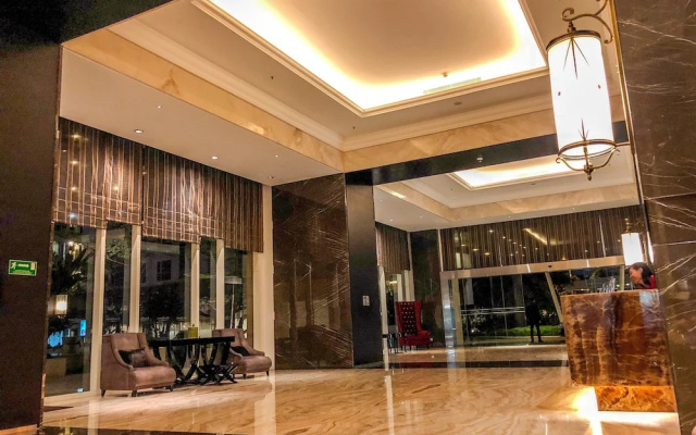 Casa Grande Apartment with Sofabed Connected to Kota Kasablanka