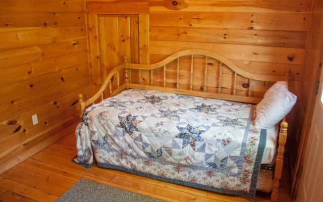 203 Tranquility - 5 Br Cabin