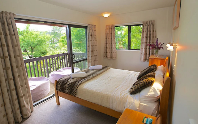 Manuka Rooms