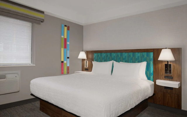 Hampton Inn & Suites by Hilton Toronto Downtown