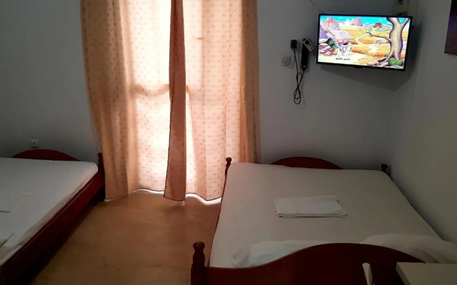 Rooms Kampouri