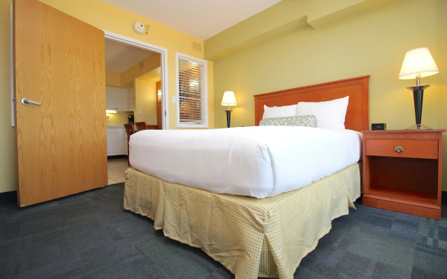 Ocean Sands Resort, Oceanfront, Virginia Beach by Vacatia