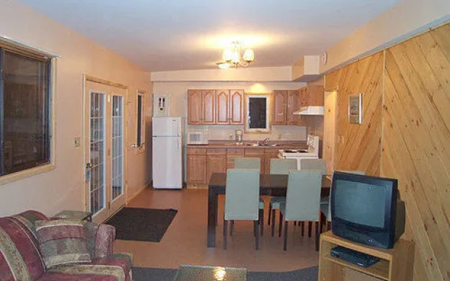 High Falls Cottage Resort