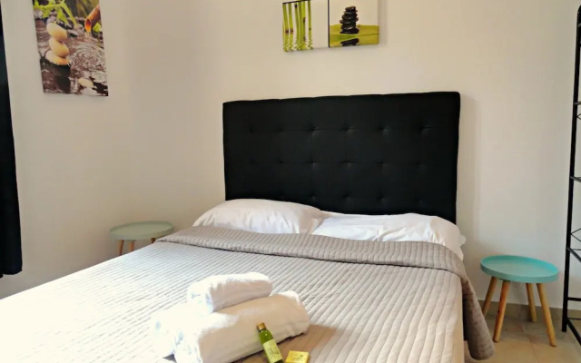 Central Studio Residence Lily