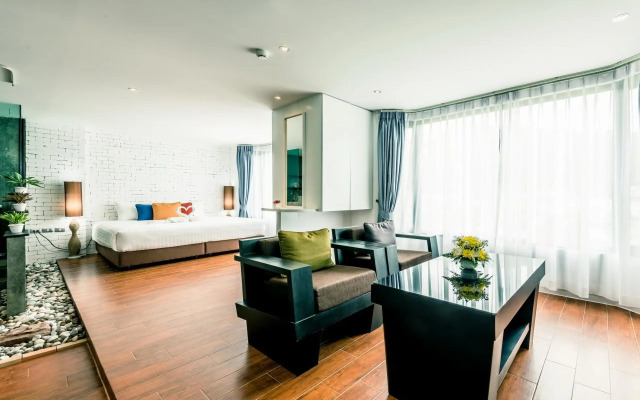 Raha Grand Hotel