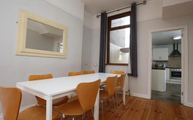 Shaftesbury Avenue Townhouse