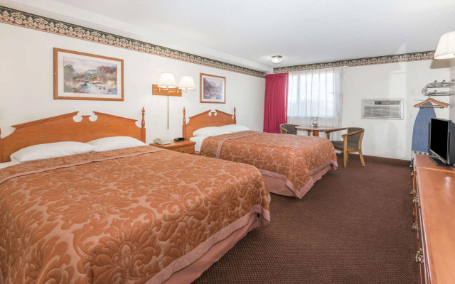 Super 8 by Wyndham Laramie