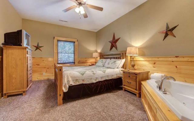 Moonlight Theater Lodge