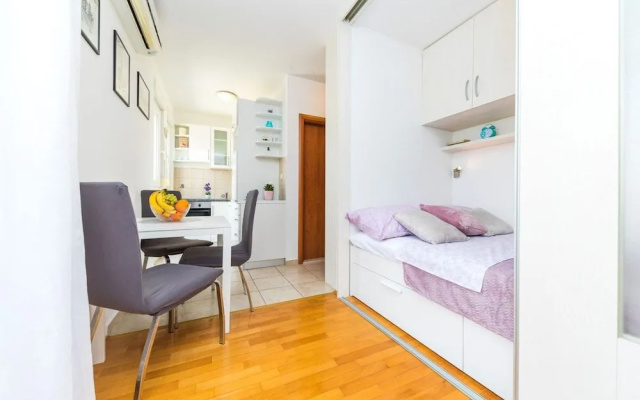 Spacious studio with balcony, close to the Znjan beach