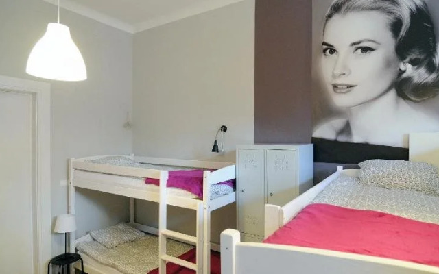 Hollywood Hostel