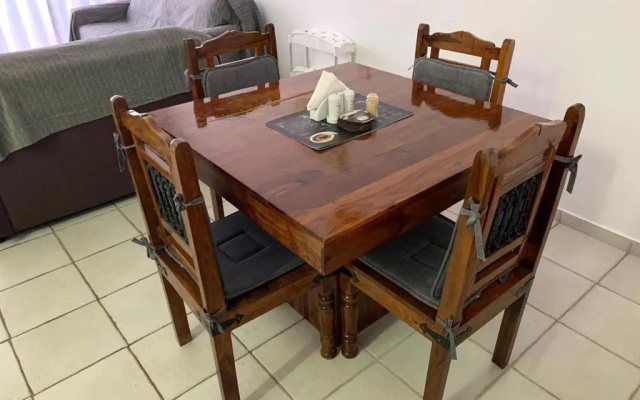 Comfortable 2 bedroom apartment in popular Limnaria Gardens
