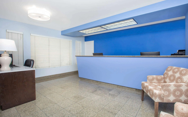 Baymont by Wyndham San Diego Downtown