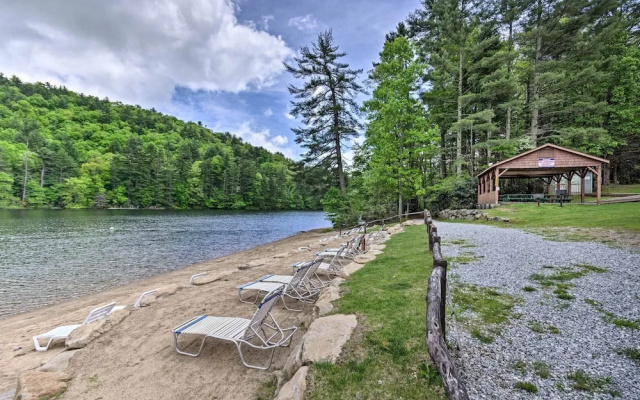5 Mi to Ski Sapphire Valley: Cozy Retreat w/ Decks