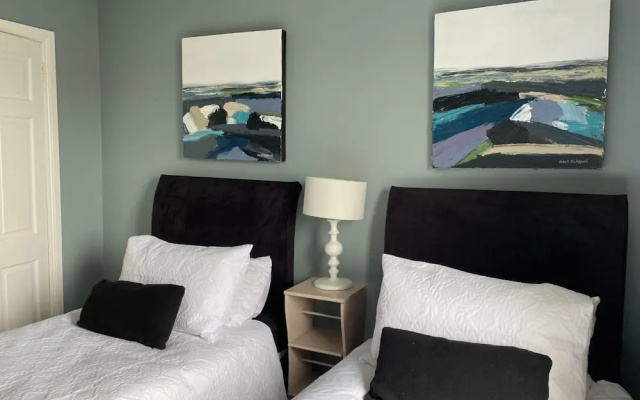 Remarkable 3-bed House in Belfast