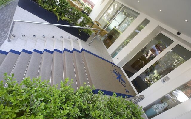 Hotel Luxor вид на фасад