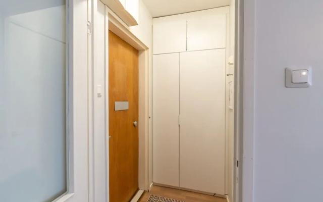 Renovated bright Studio in city center