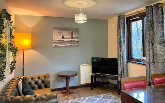 Wren 23-Hot Tub-Woodland Lodges-Tenby-Pembroke